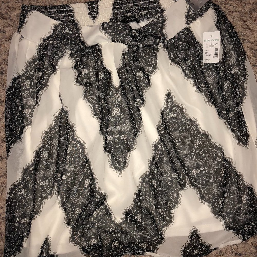 Maurices Chiffon Skirt White & Black Chevron NWT - Picture 8 of 8